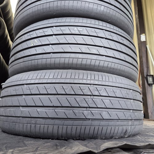 Комплект шин 235 55 r18 Good Year Efficient grip performance MO 24г. Остаток 6.5-7мм electric drive technology