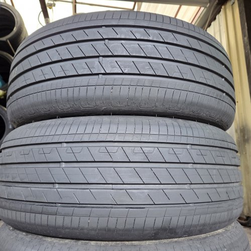Комплект шин 235 55 r18 Good Year Efficient grip performance MO 24г. Остаток 6.5-7мм electric drive technology