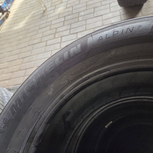 Пара шин 215 60 R16 Michelin Alpin 7 остаток 98% 4224г