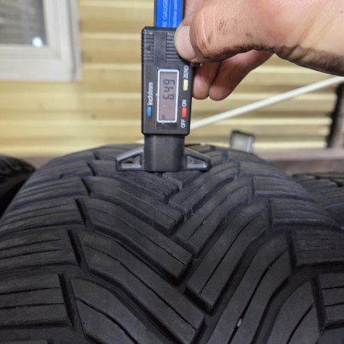 Пара шин 215 60 R16 Michelin Alpin 6 4220г. Остаток 6.5мм