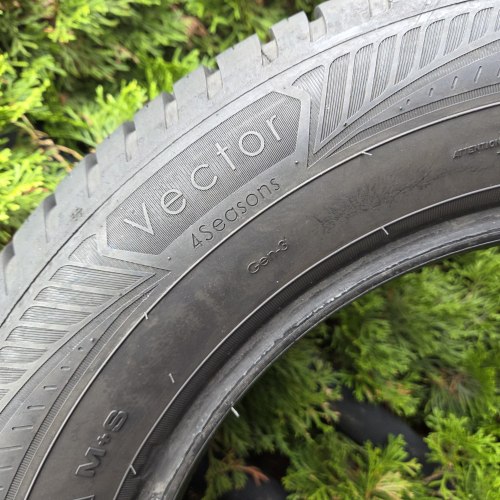 Комплект шин 195 65 R15 Good Year Vector 4 seasons Gen-3 20г остаток 7.2- 6.8мм