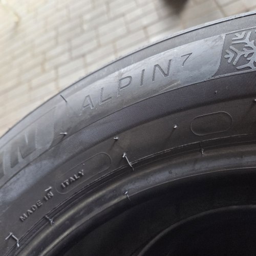 Пара шин 215 60 R16 Michelin Alpin 7 остаток 98% 4224г
