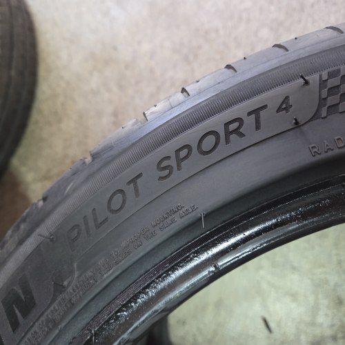 235 45 R19 Michelin Pilot spot 4 19г остаток 5мм
