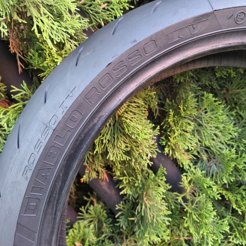 120 70 R17 Pirelli Diablo Rosso 4 24г остаток 80%