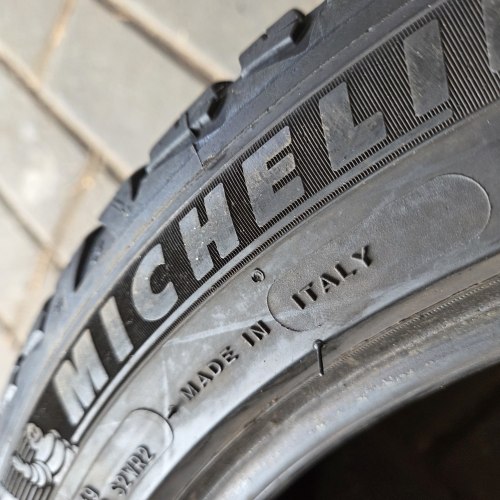 Пара шин 225 45 r17 Michelin Cross climate 2 24-25г. Остаток 6мм