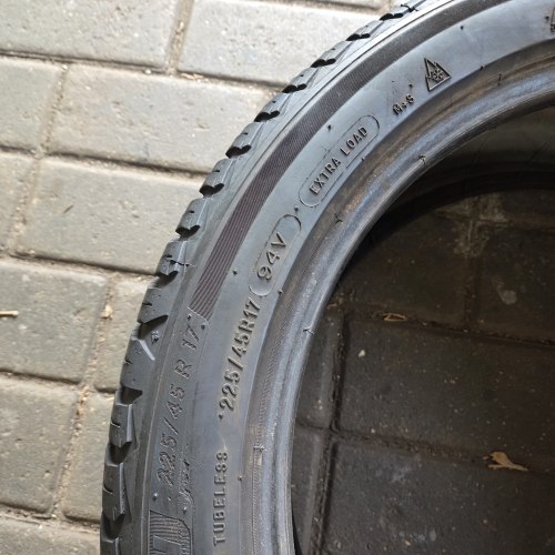 Пара шин 225 45 r17 Michelin Cross climate 2 24-25г. Остаток 6мм