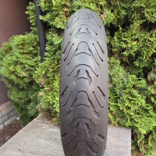 120 70 R17 Michelin Road 6 2CT 1125г. Остаток 80%