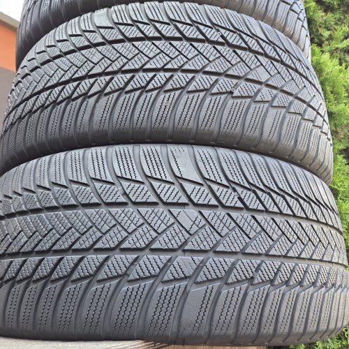 Комплект шин 235 50 R19 Bridgestone Blizzak LM.001 MO 19г. Остаток 7-5.9мм
