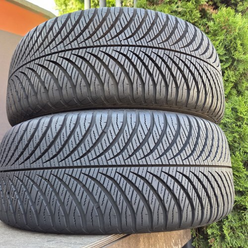 Пара шин 235 50 R18 Good Year Vector 4 seasons Gen-2 21г остаток 8мм 97%