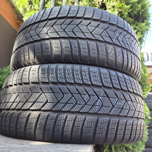 Пара шин 235 40 R19 Pirelli Sottozero 3 23-18г. Остаток 6-6.6мм