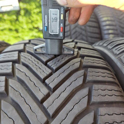 Комплект шин 205 60 R16 Michelin Alpin 6 23г. Остаток 97% 7.6мм