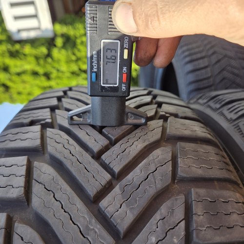 Комплект шин 205 60 R16 Michelin Alpin 6 23г. Остаток 97% 7.6мм
