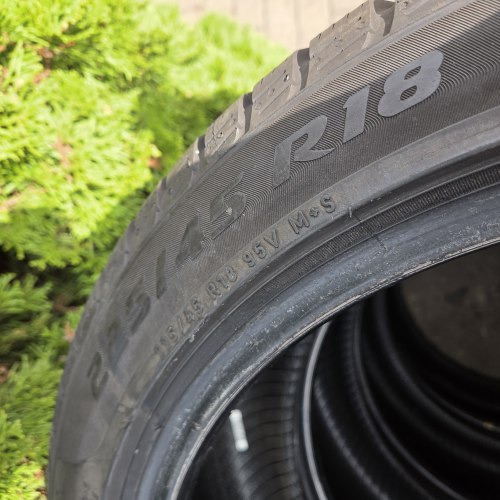 Комплект шин 225 45 R18 Pirelli Sottozero 3 б/г. Остаток 6.1-5.4мм