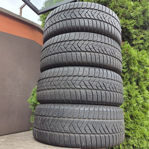 Комплект шин 225 45 R18 Pirelli Sottozero 3 б/г. Остаток 6.1-5.4мм