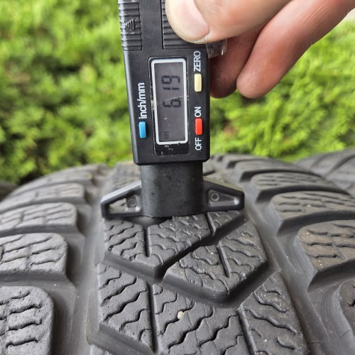 Комплект шин 225 45 R18 Pirelli Sottozero 3 б/г. Остаток 6.1-5.4мм