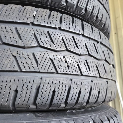 Пара шин 235 65 R16C Hankook Winter icept LV 19г остаток 5.8мм