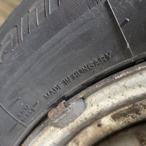 Пара шин 235 65 R16C Hankook Winter icept LV 19г остаток 5.8мм