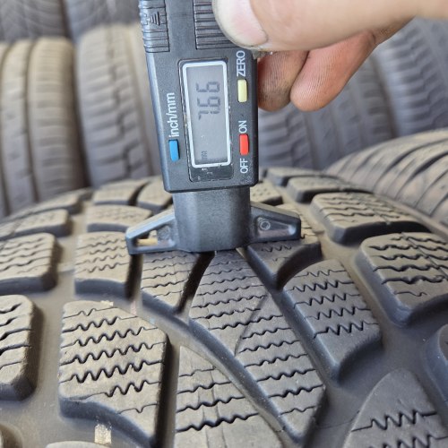 Комплект шин 235 55 R18 Dunlop Sp Winter Sport 3D AO 21г. остаток 95% 7.9- 7.6мм