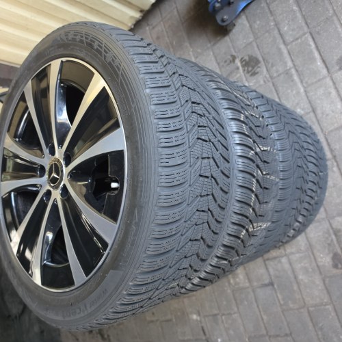 Комплект шин 245 45 r18 Hankook Winter icept evo 3 21г. Перед Остаток 6.5-7.5мм зад 275 40 r18 остаток 6мм можно с дисками