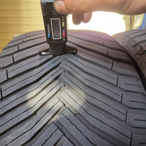 Пара шин 255 45 R19 Michelin Cross climate 2 suv VOL 5323г. Остаток 6мм
