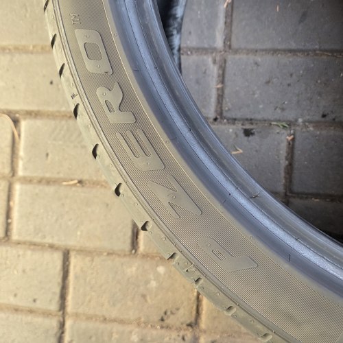 Пара шин 275 35 r21 Pirelli P zero pz4 TO 23г остаток 5.7мм микотр.