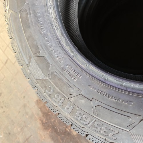 235 65 R16C Continental VanContactWinterk Остаток 8.5мм