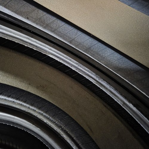 Пара шин 235 35 R20 Hankook ION Icept EV 23г как новая на пупурыхах. Косметика борт