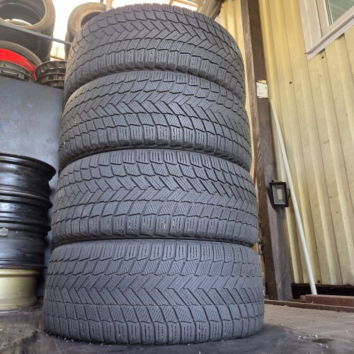 Комплект шин 255 40 R20 Michelin X-ice snow 21г остаток 6.6-6.4мм