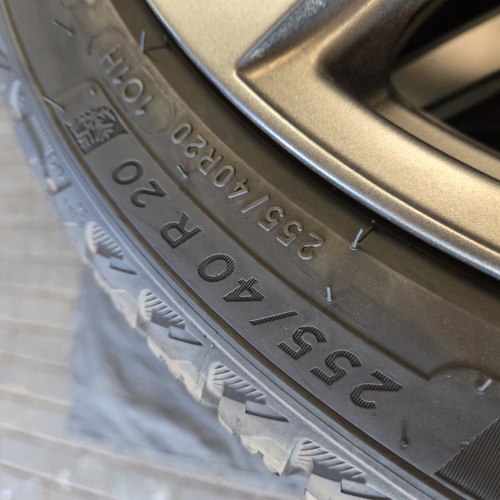 Комплект шин 255 40 R20 Michelin X-ice snow 21г остаток 6.6-6.4мм