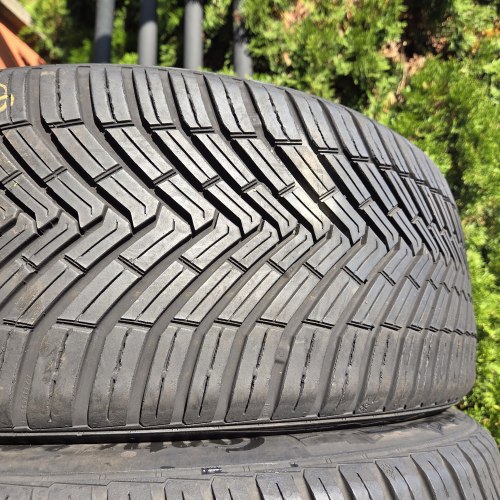 Пара шин 225 45 R19 Continental All Season Contact 21г. Остаток 6.4мм
