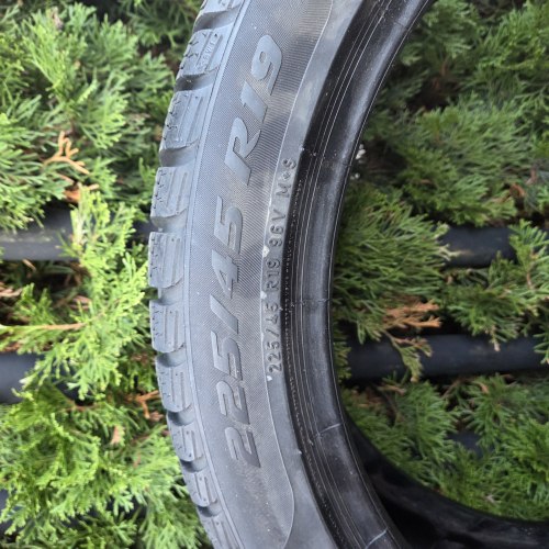 225 45 R19 Pirelli Winter Sottozero 3 RSC 19г. Остаток 6.6мм