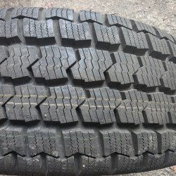 235 65 r16 Continental VancoFourSeason 2 99.9%остаток 3516