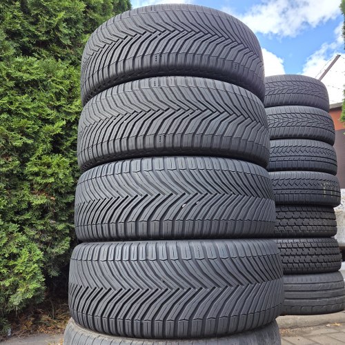 Комплект шин 235 50 R19 Michelin Cross climate 2 SUV, VOL 25,24,24,21г остаток 6мм