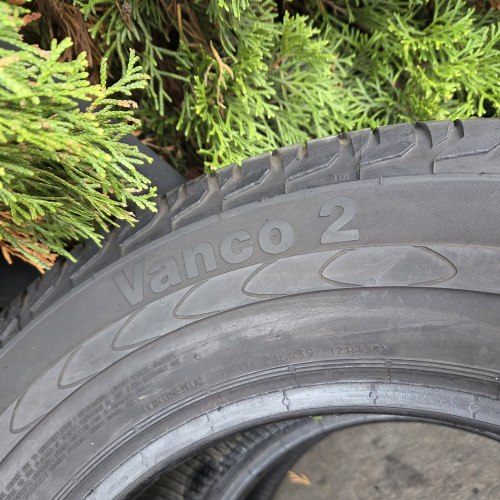 Пара шин 215 65 R15C Continental Vanco 2 остаток 99% 104/102T