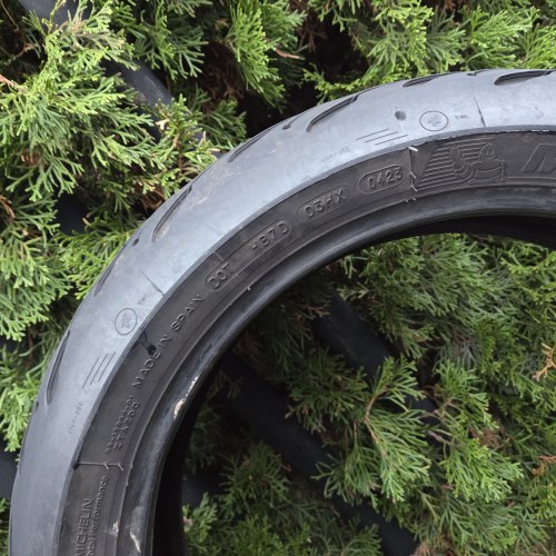 180 55 R17 Michelin Road 5 GT 2CT+ 04.23г. Остаток 80%