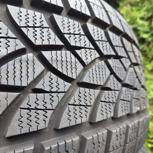 Пара шин 235 50 r19 Goodyear Ultegra Grip performance gen1 AO космет. Прокол.19г остаток 98%