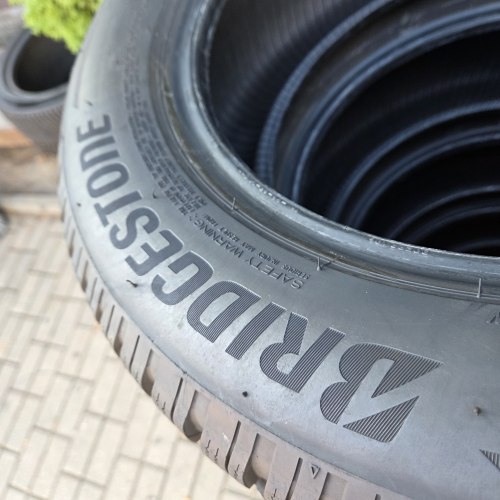 Комплект шин 205 60 R16 Bridgestone Blizzak LM-005 46.19г. Остаток 7.6-7.3мм