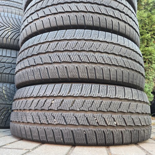 Комплект шин 215 60 R17C Continental Van Contact Winter 24г. Остаток 9-7.8
