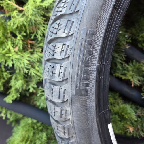 225 40 R19 Pirelli Sottozero 3 RSC 22г. Остаток 7мм