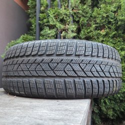225 40 R19 Pirelli Sottozero 3 RSC 22г. Остаток 7мм 95%остаток