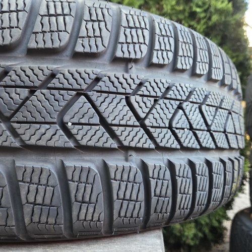 225 40 R19 Pirelli Sottozero 3 RSC 22г. Остаток 7мм