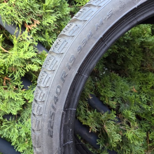 225 40 R19 Pirelli Sottozero 3 RSC 22г. Остаток 7мм