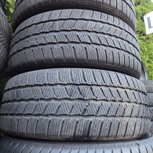 Комплект шин 225 55 R17C Continental Van Contact Winter 24,22,19,19г. Остаток 8-7мм