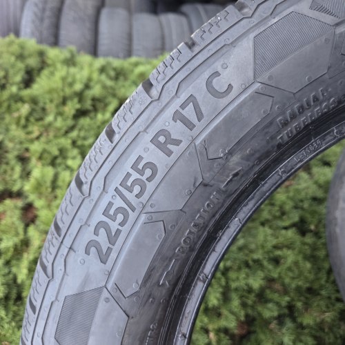 Комплект шин 225 55 R17C Continental Van Contact Winter 24,22,19,19г. Остаток 8-7мм