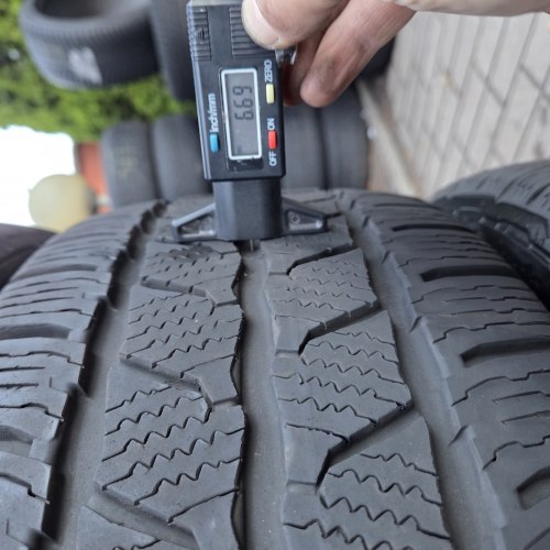 Комплект шин 225 55 R17C Continental Van Contact Winter 24,22,19,19г. Остаток 8-7мм