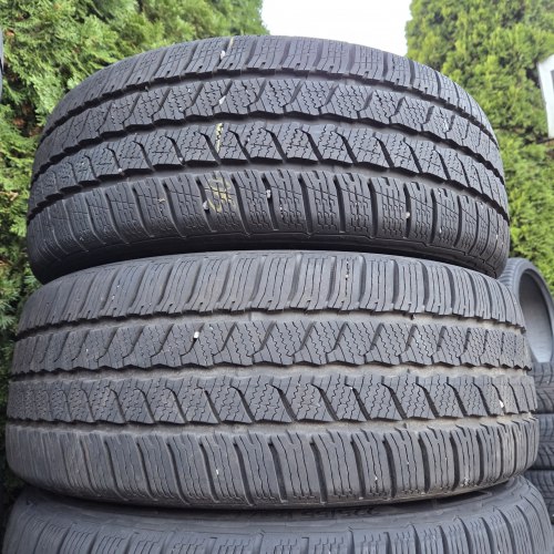Комплект шин 225 55 R17C Continental Van Contact Winter 24,22,19,19г. Остаток 8-7мм
