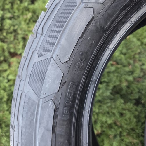 Комплект шин 225 55 R17C Continental Van Contact Winter 24,22,19,19г. Остаток 8-7мм