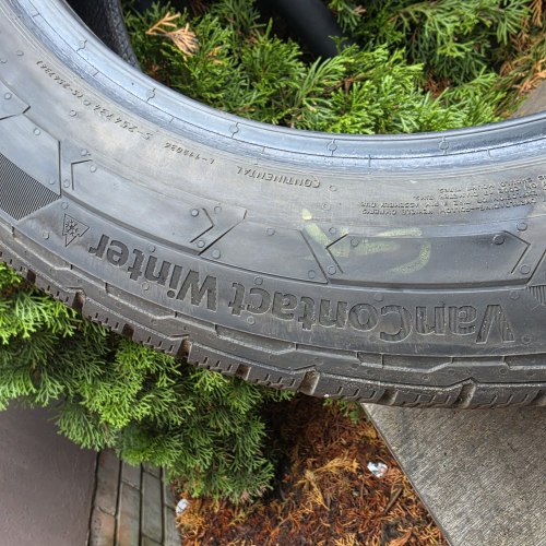 225 55 r17c Continental VanContactWinter 5mm 60%остаток
