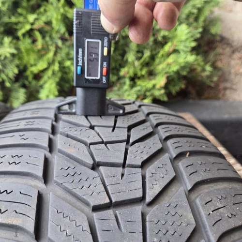 Пара шин 205 55 R19 Hankook Winter icept evo 3 25г. остаток 6.5-6мм