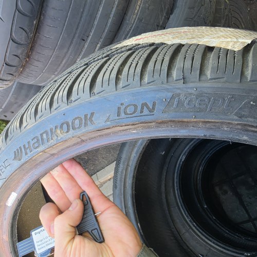 235 35 r20 Hankook ion icept EV 7.8mm 99%остаток 23g косм.б